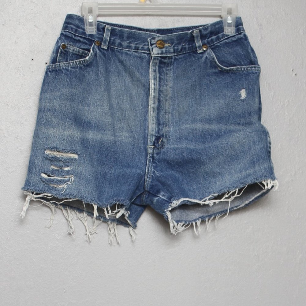 Vintage Chic diy cut off distressed denim jean shorts